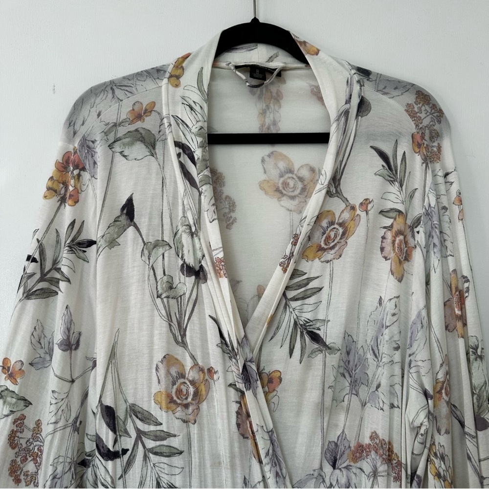 A Pea In The Pod Floral Print Crochet Lace Trim Rayon Robe Womens Medium - Picture 5 of 8